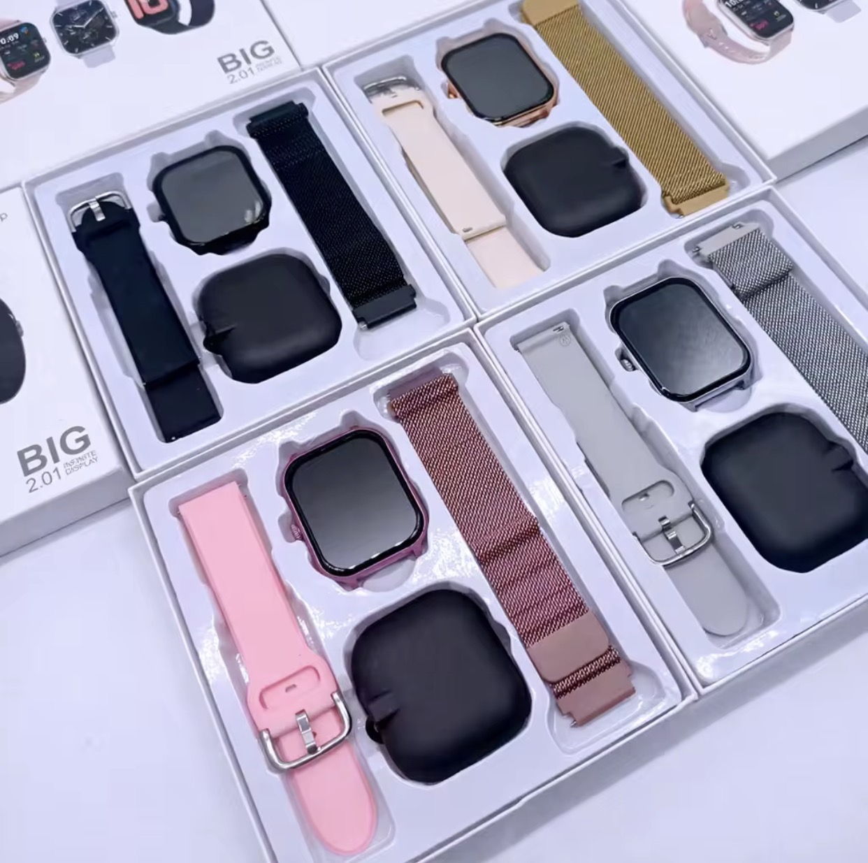 Smart watch with 2 straps